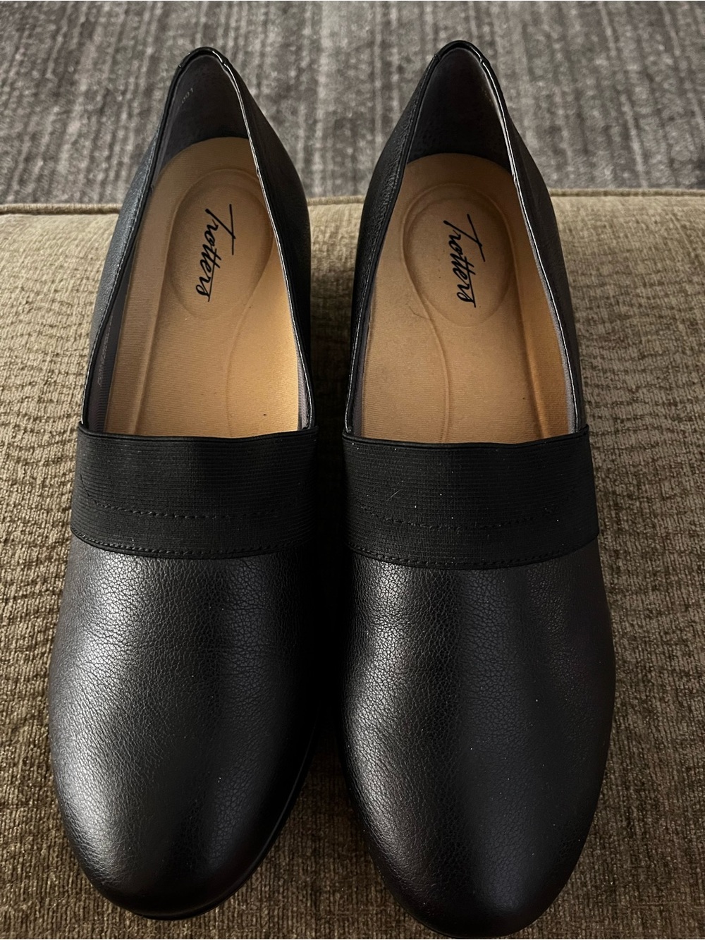 Trotter's Women's Black Slip-On Comfort Shoes with Elastic Band-Size 12W